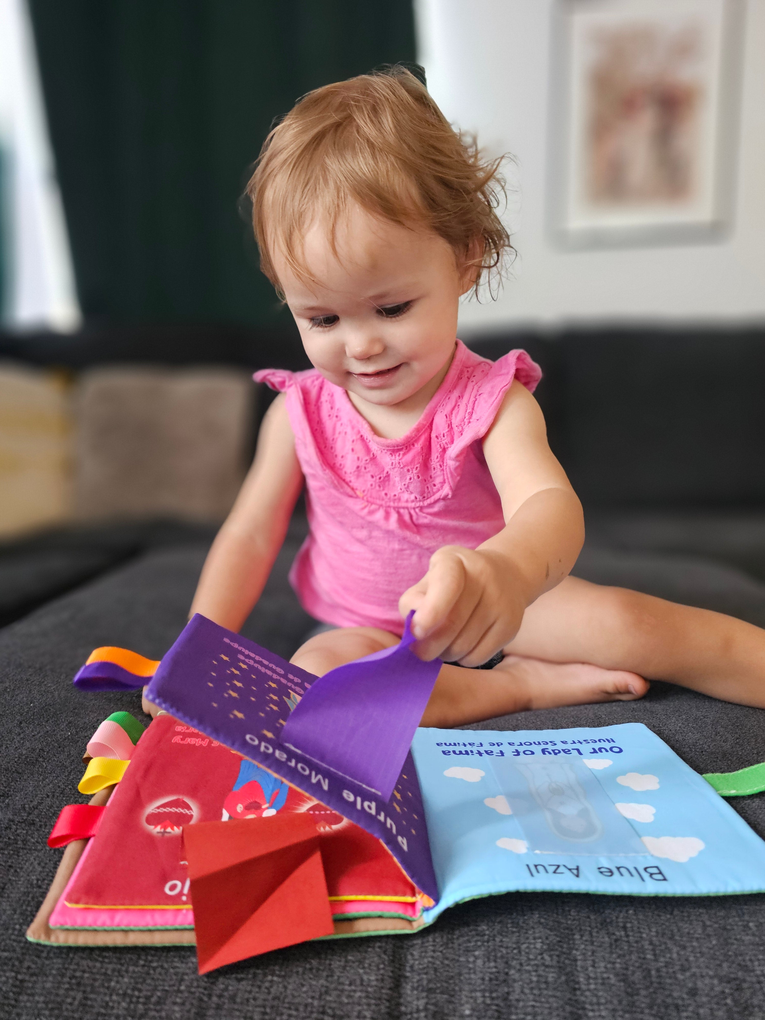 My First Mary Book: Colors (An English–Spanish Bilingual Cloth Book)