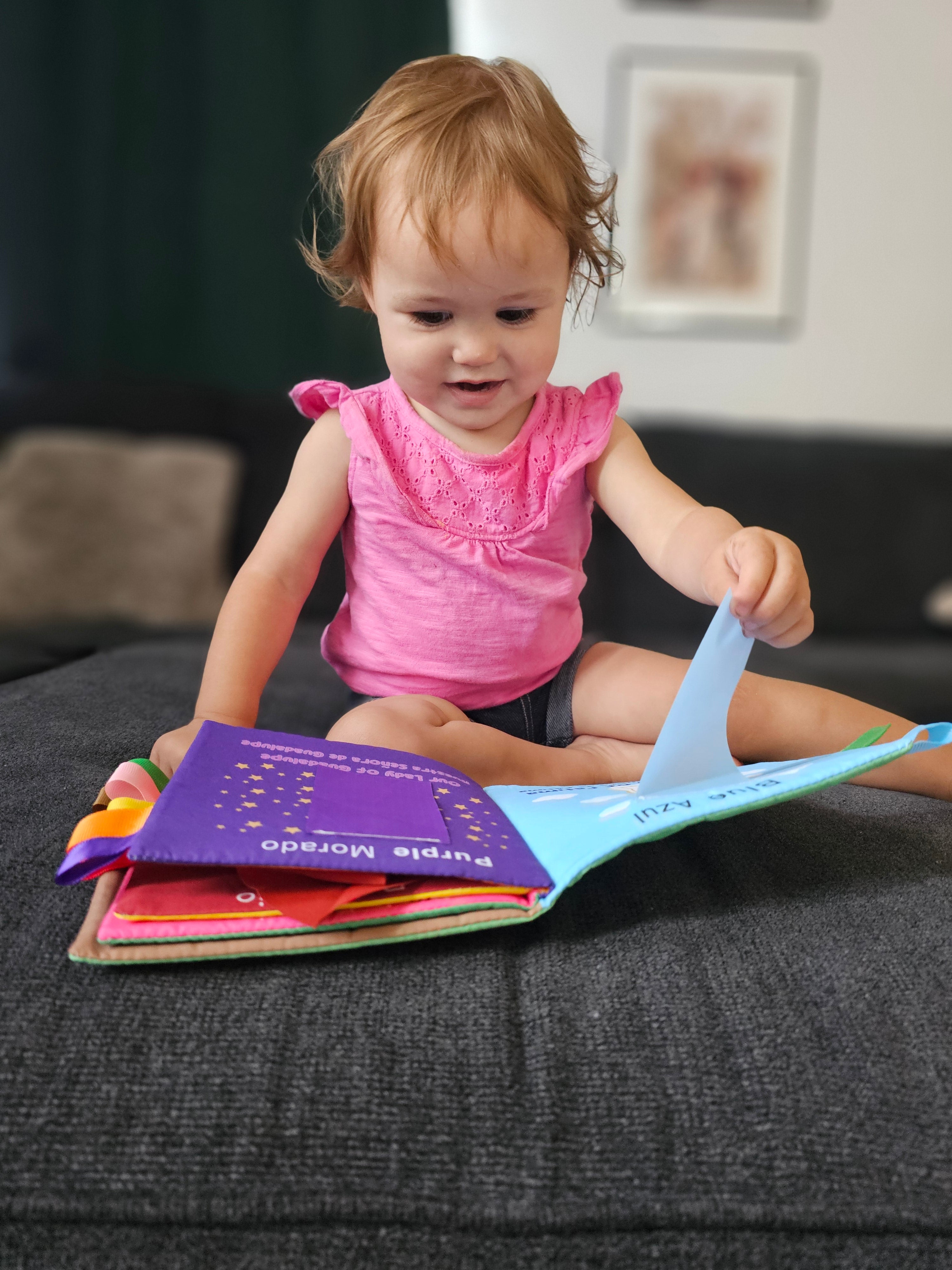 My First Mary Book: Colors (An English–Spanish Bilingual Cloth Book)