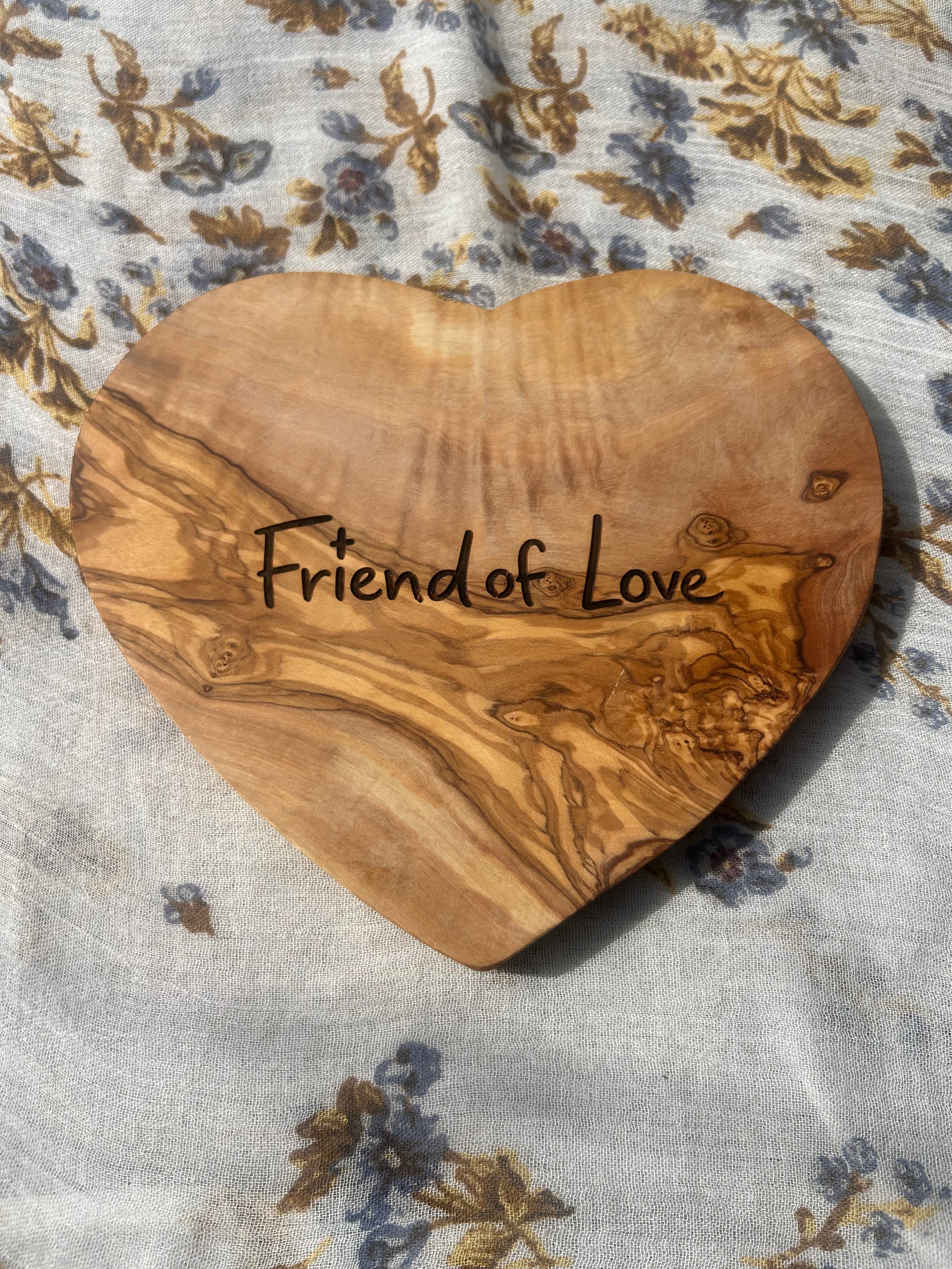 Friend of Love Heart Shaped Olive Wood Cutting Board †
